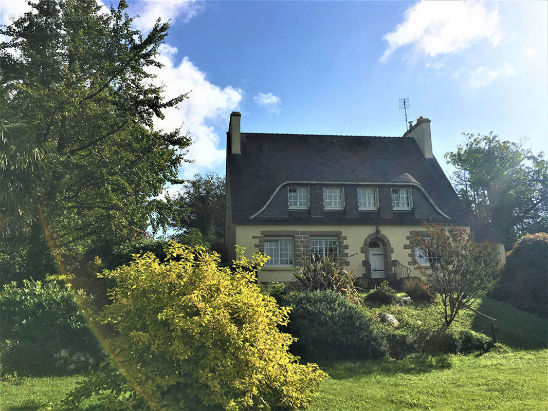 Maison à PLOUEDERN