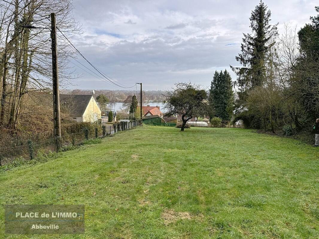 Terrain à MAREUIL-CAUBERT