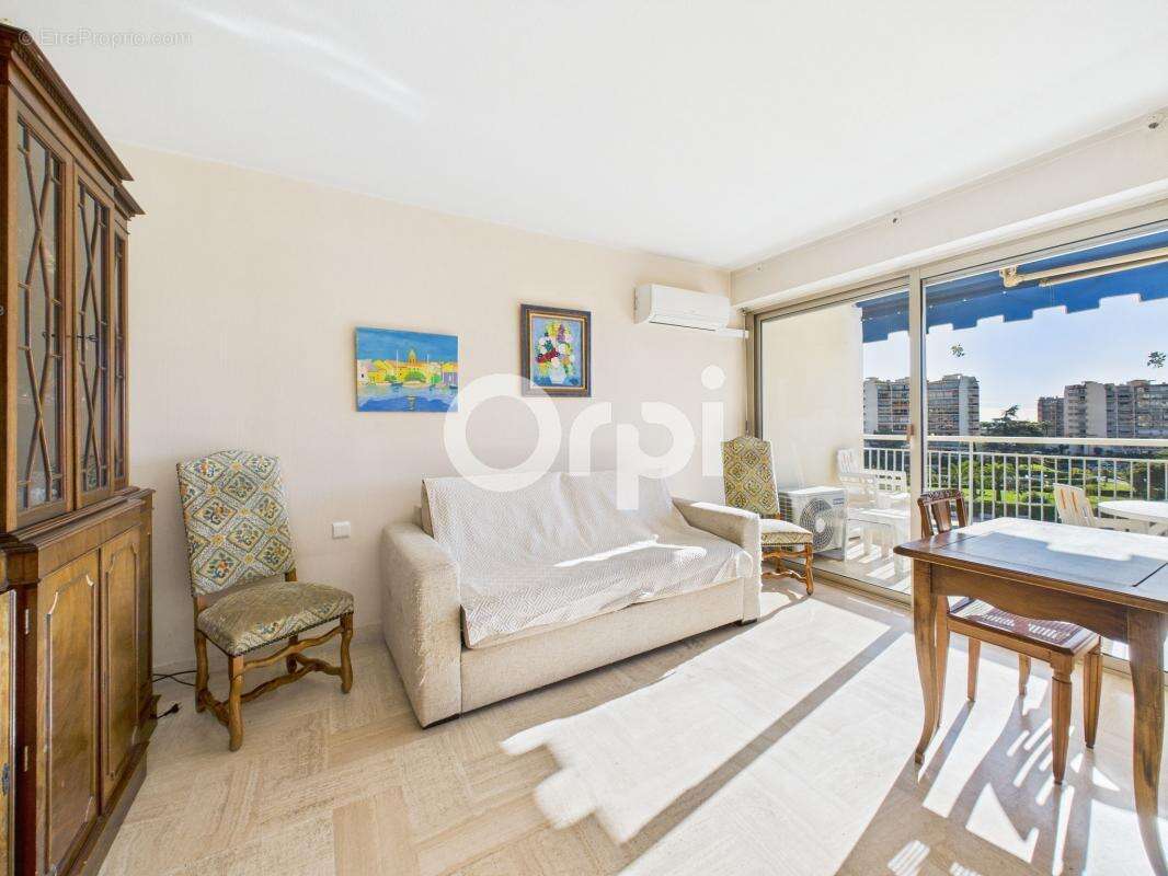 Appartement à MANDELIEU-LA-NAPOULE