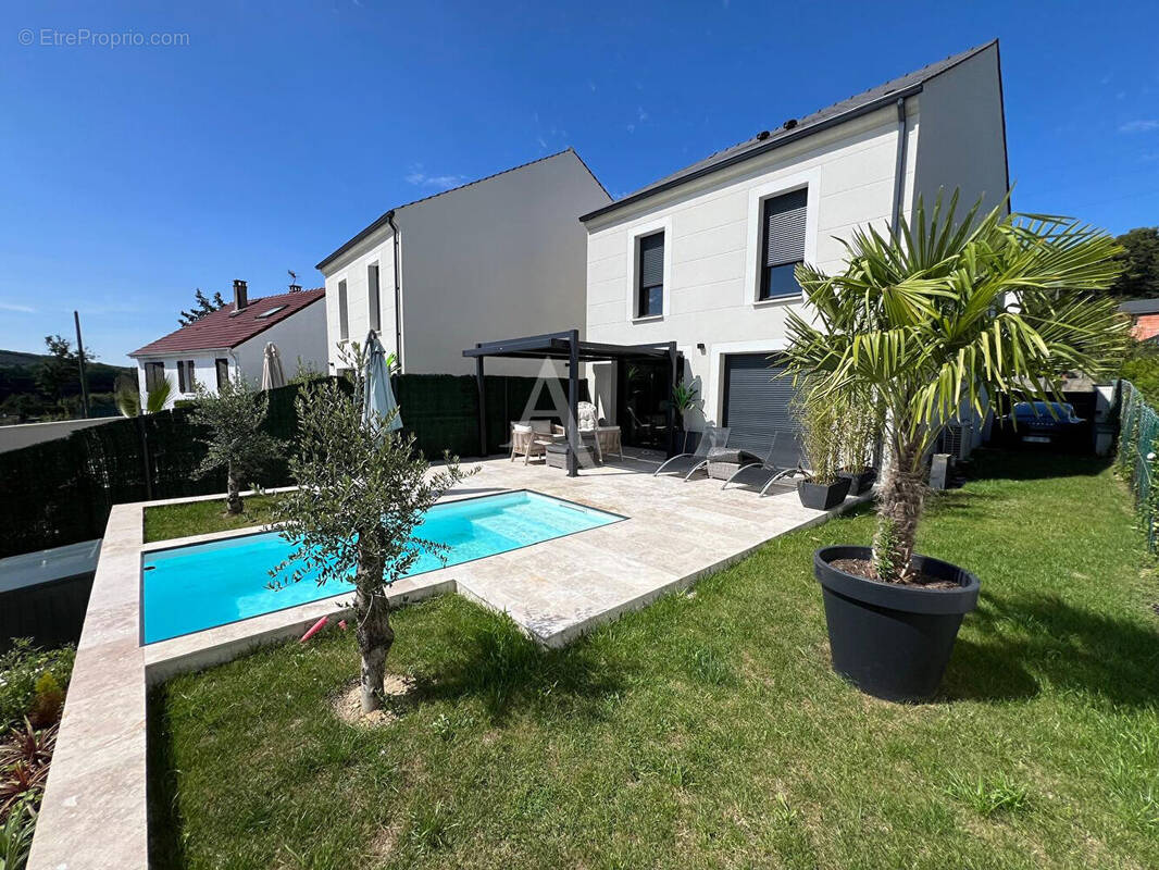 Maison à SAINT-CHERON