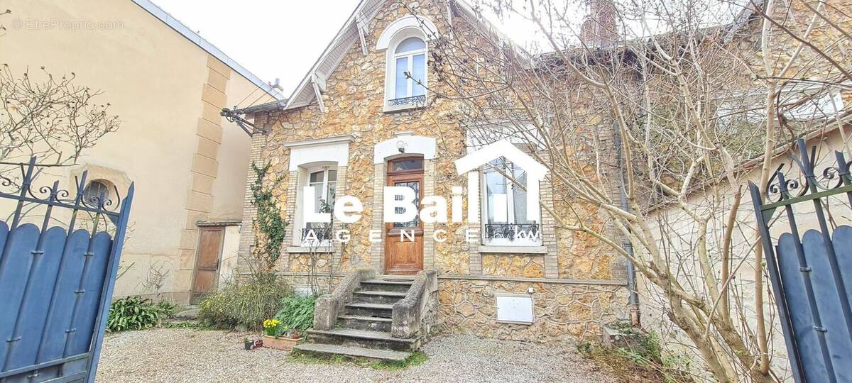 Maison à PONTOISE