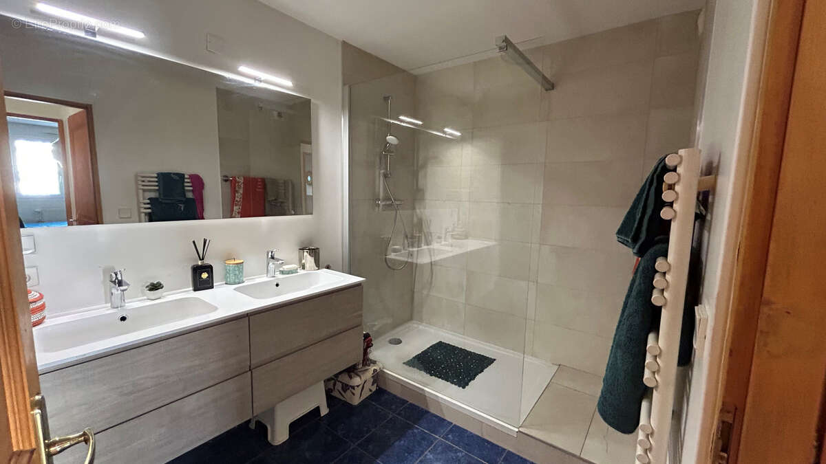 Appartement à AIX-LES-BAINS