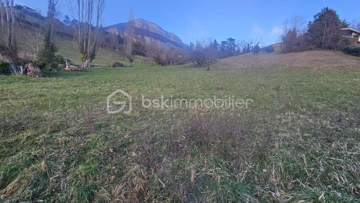 Terrain à CORENC