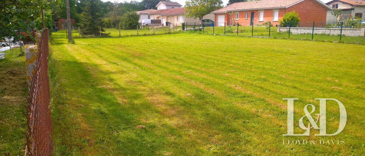 Terrain à LA SAUVE