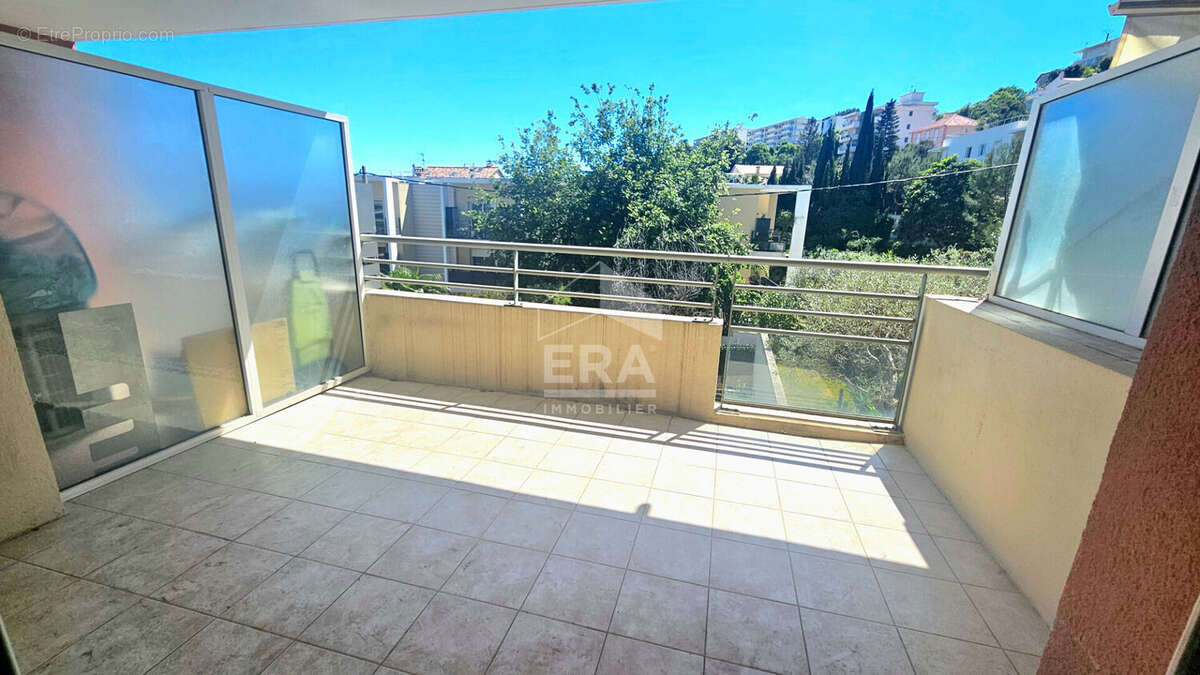 Appartement à SAINT-LAURENT-DU-VAR