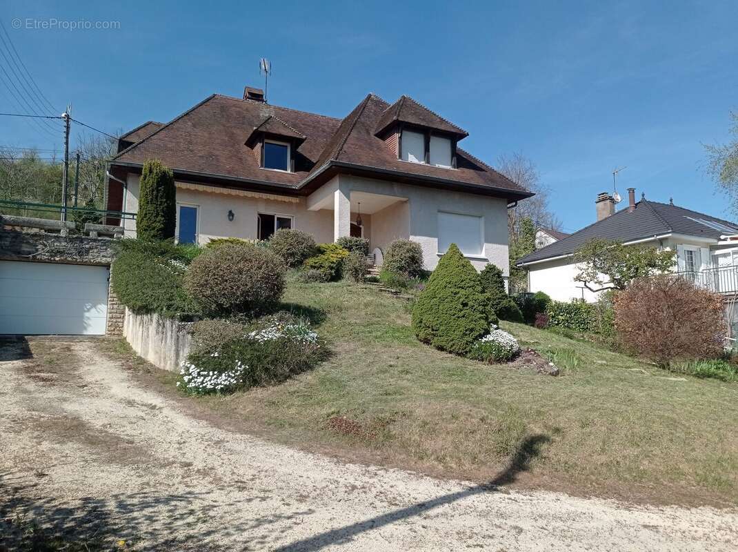 Maison à MONTBARD