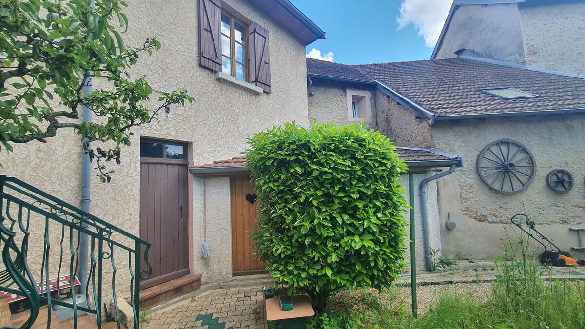Maison à CREMIEU