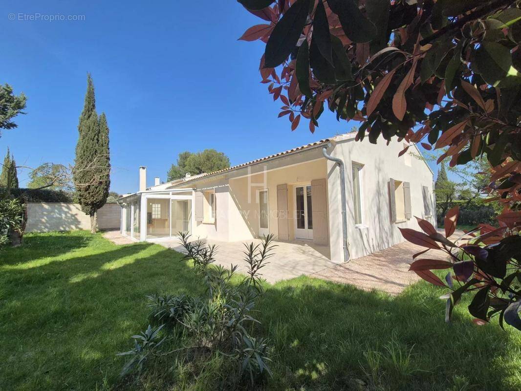 Maison à EYRAGUES