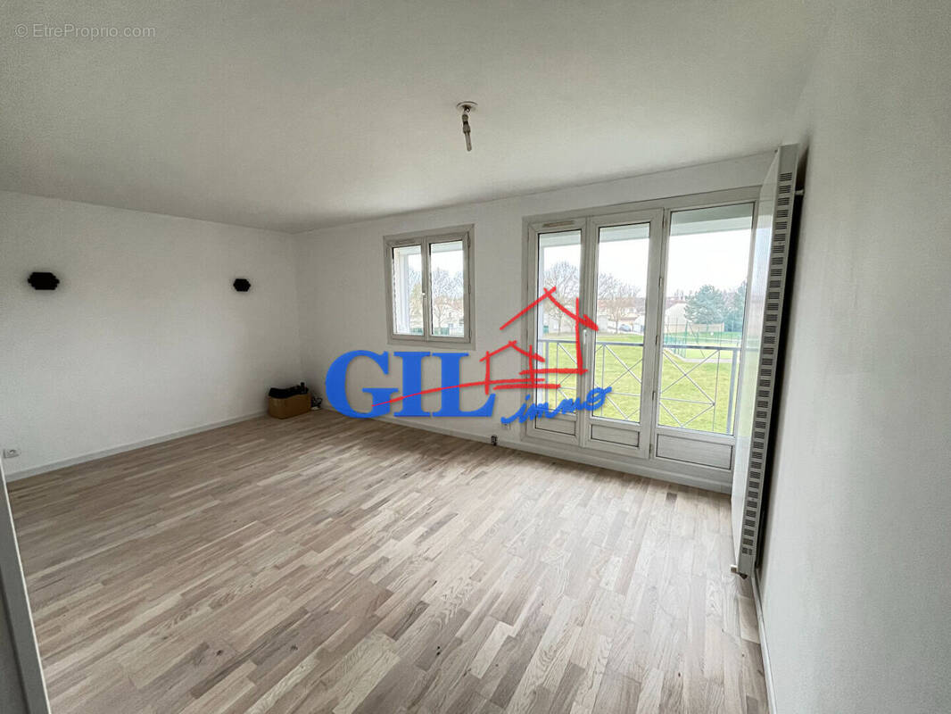 Appartement à MOISSY-CRAMAYEL