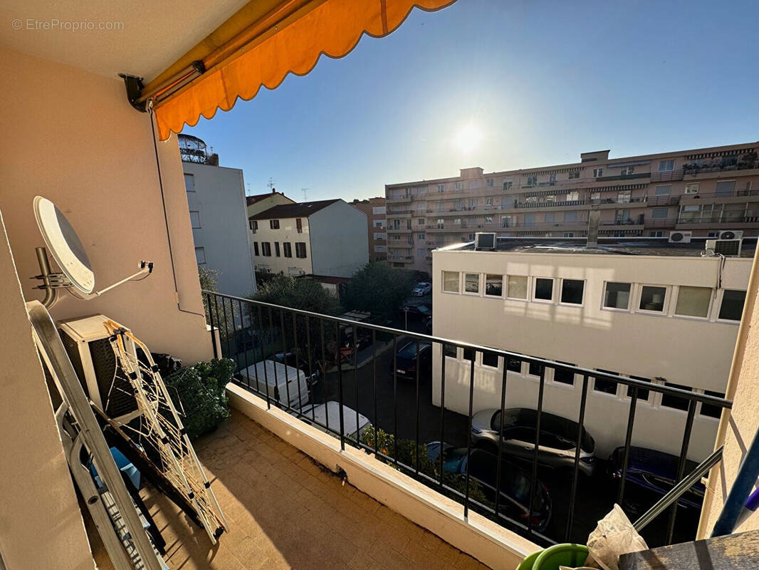 Appartement à VALLAURIS