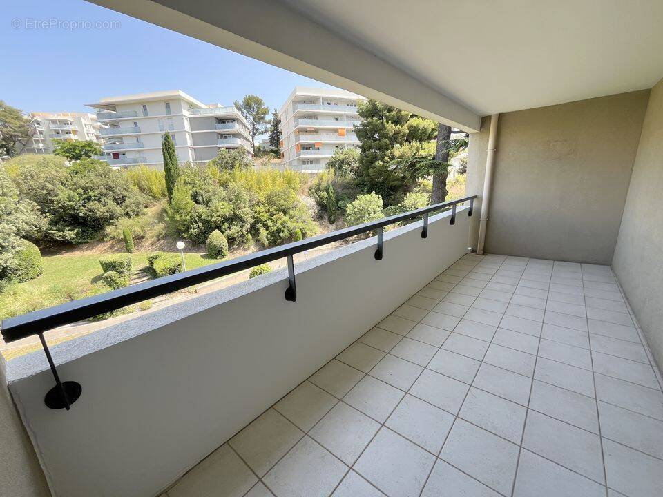 Appartement T2 à vendre - Terrasse - garage - calme - - Appartement à MARSEILLE-13E