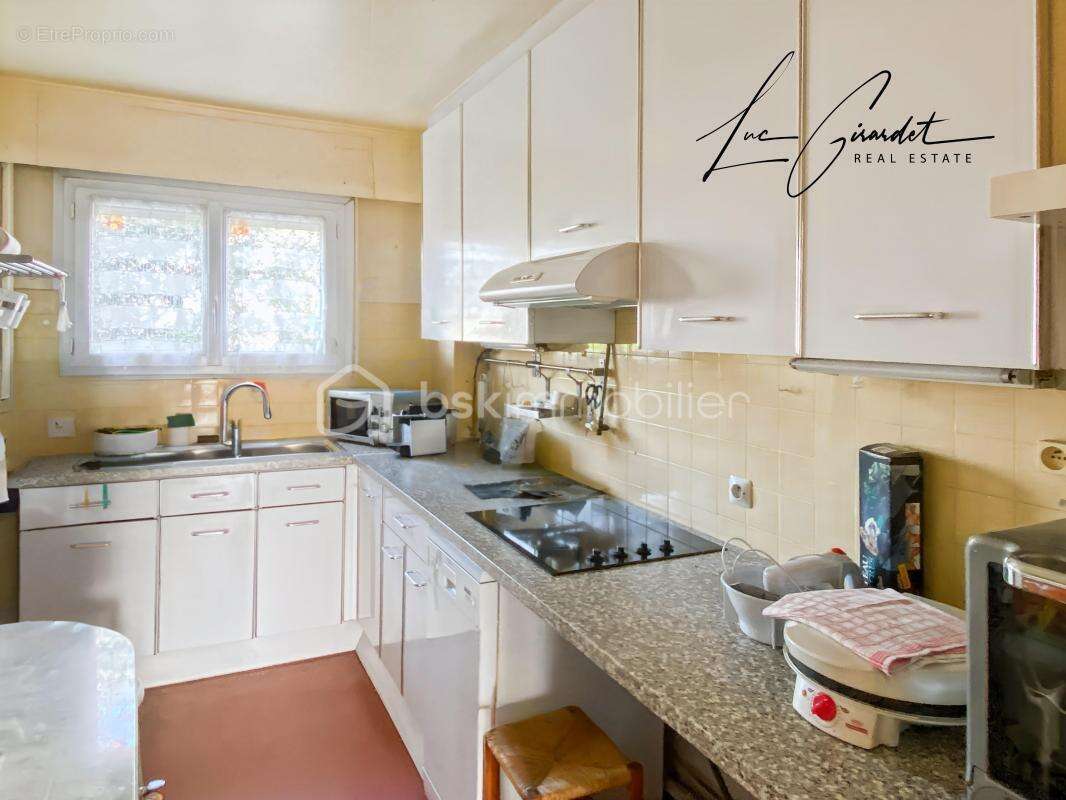 Appartement à SAINT-MAUR-DES-FOSSES