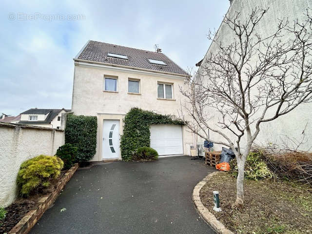 Maison à ARPAJON
