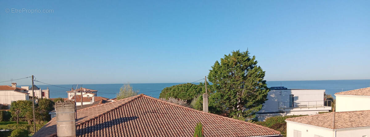 Appartement à VAUX-SUR-MER