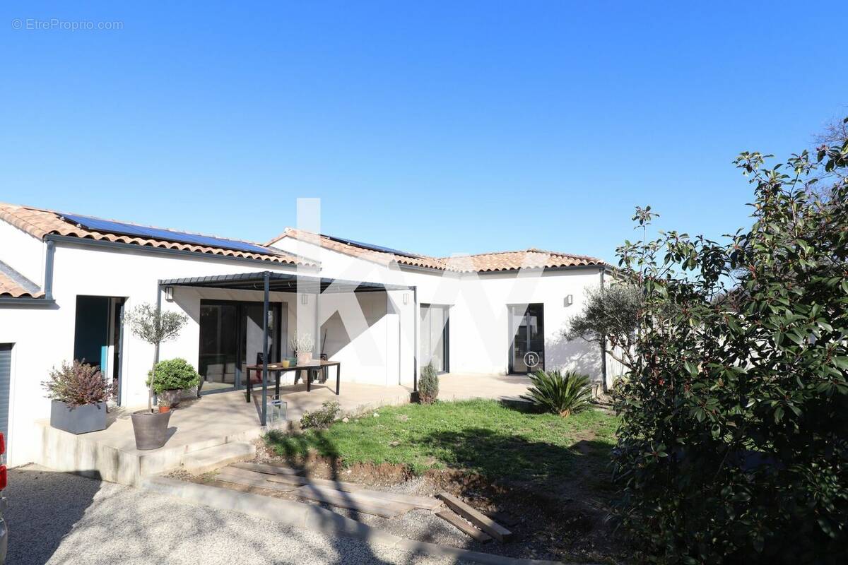 Maison à SAINTE-ANASTASIE