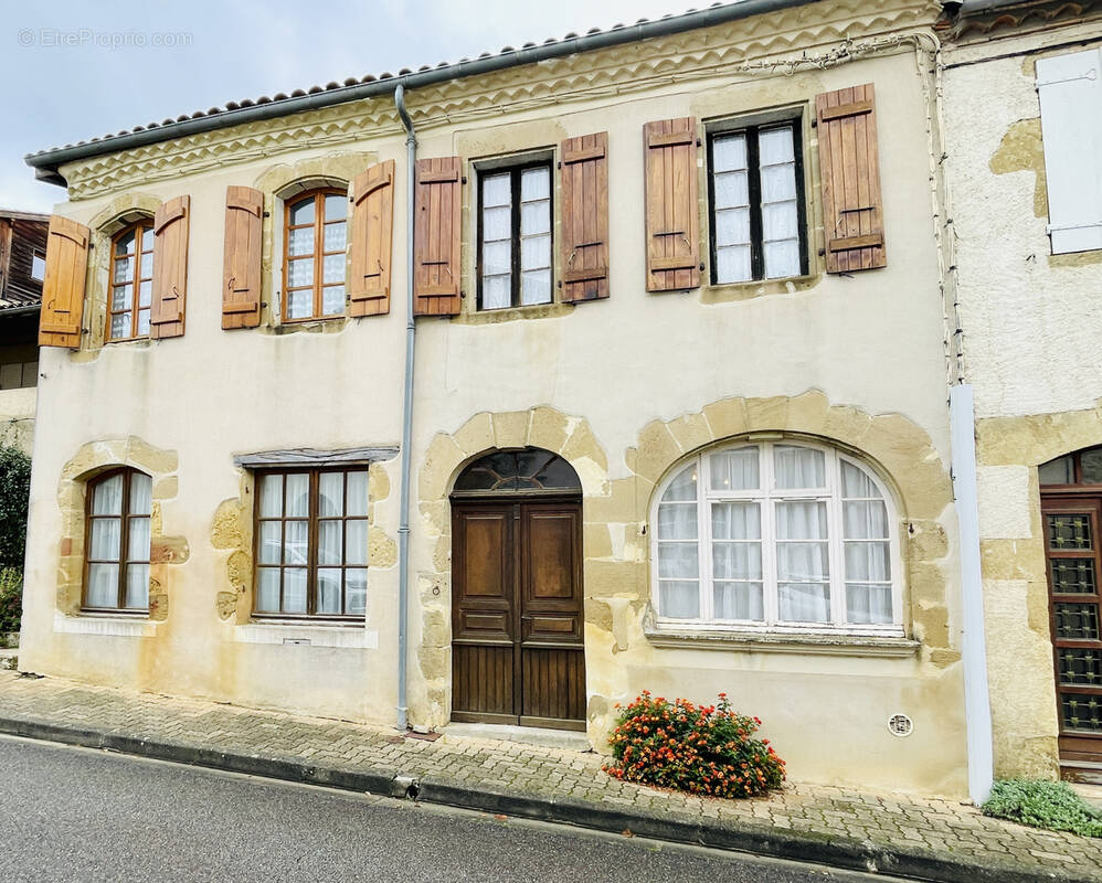 Maison à BASSOUES