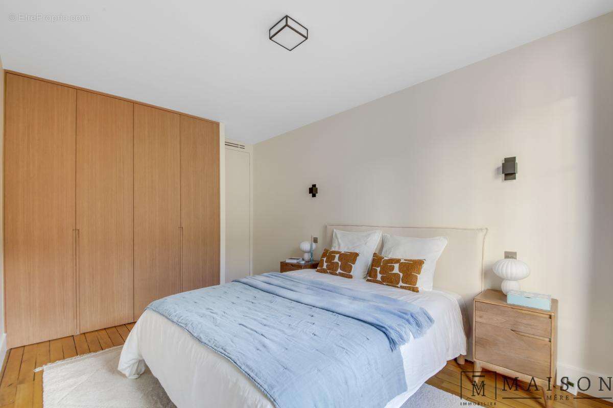 Appartement à PARIS-7E