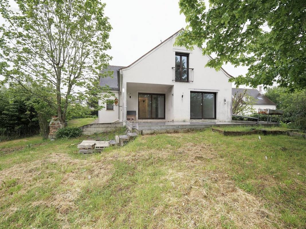 Maison à LE CHATELET-EN-BRIE