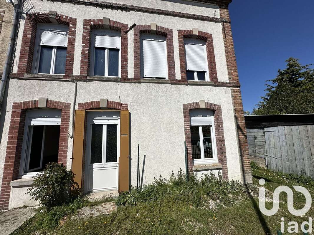 Photo 1 - Maison à ROMILLY-SUR-SEINE