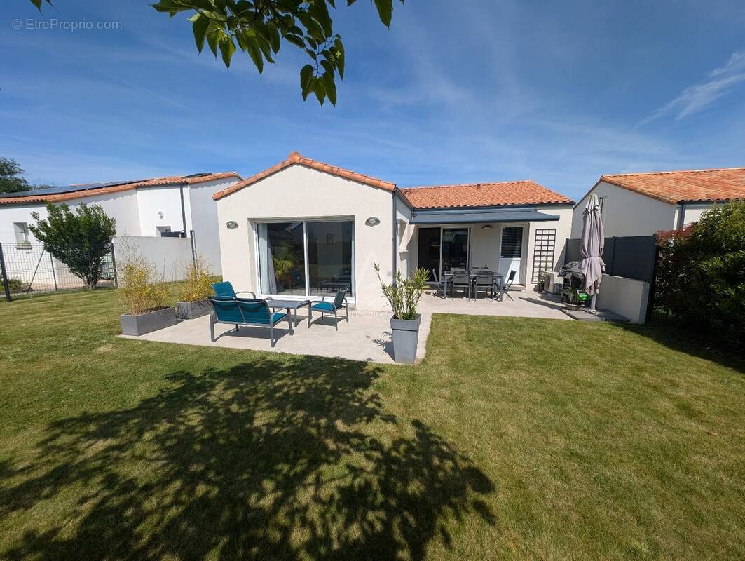 Maison à CUGAND