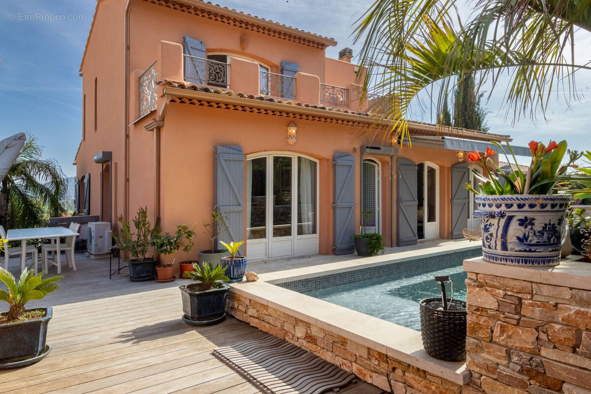 Maison à LA CRAU