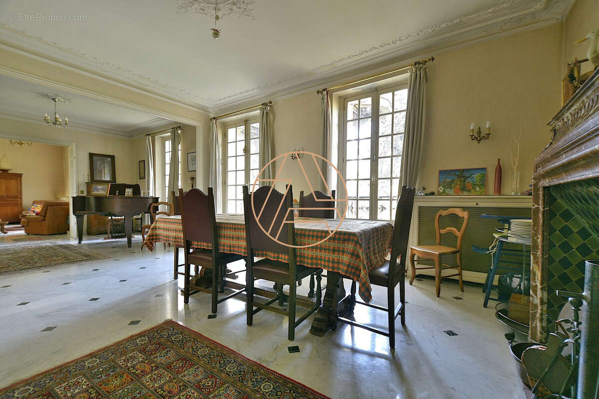 Maison à SAINT-MAUR-DES-FOSSES