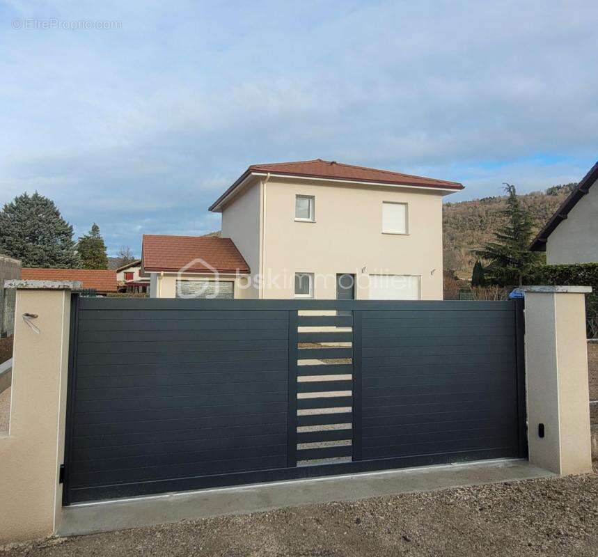 Maison à COUBLEVIE