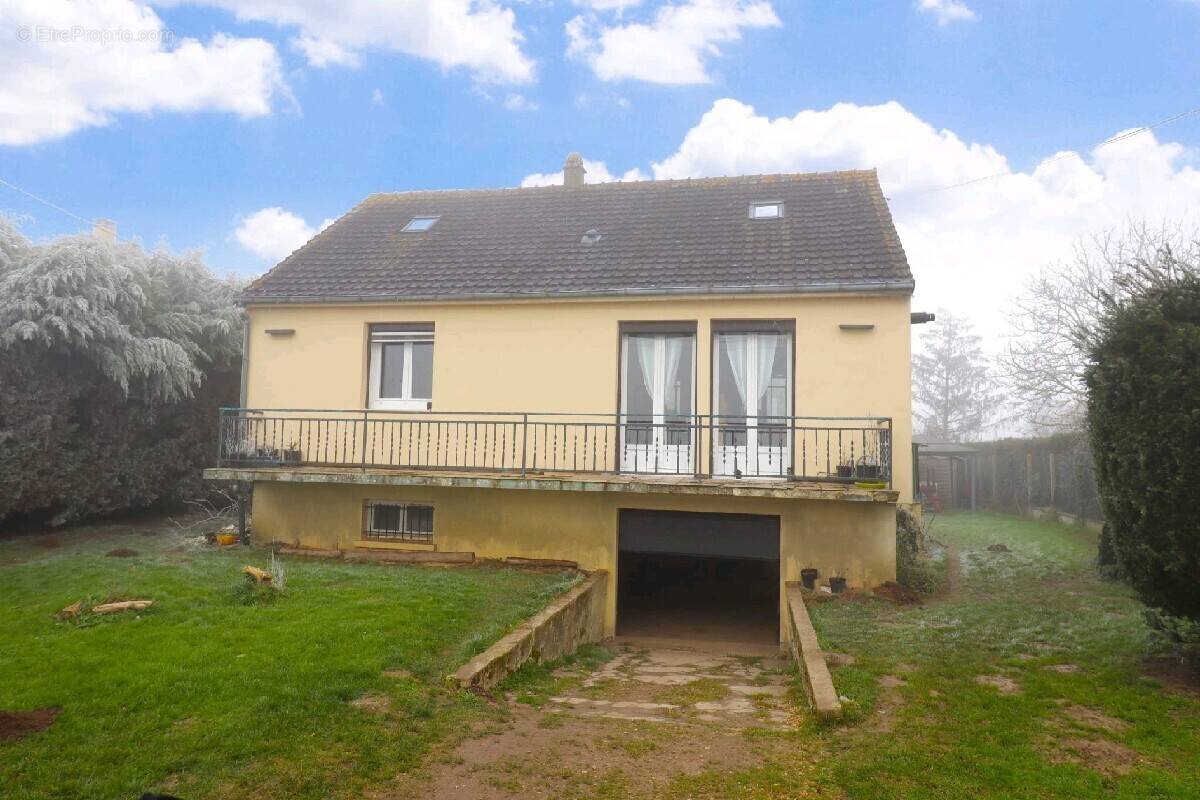 Maison à CHATEAUNEUF-EN-THYMERAIS
