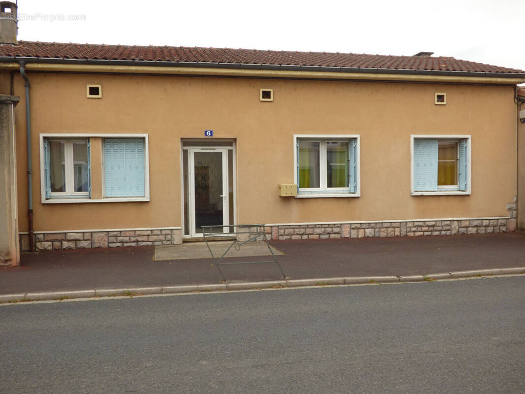 Maison à LABRUGUIERE