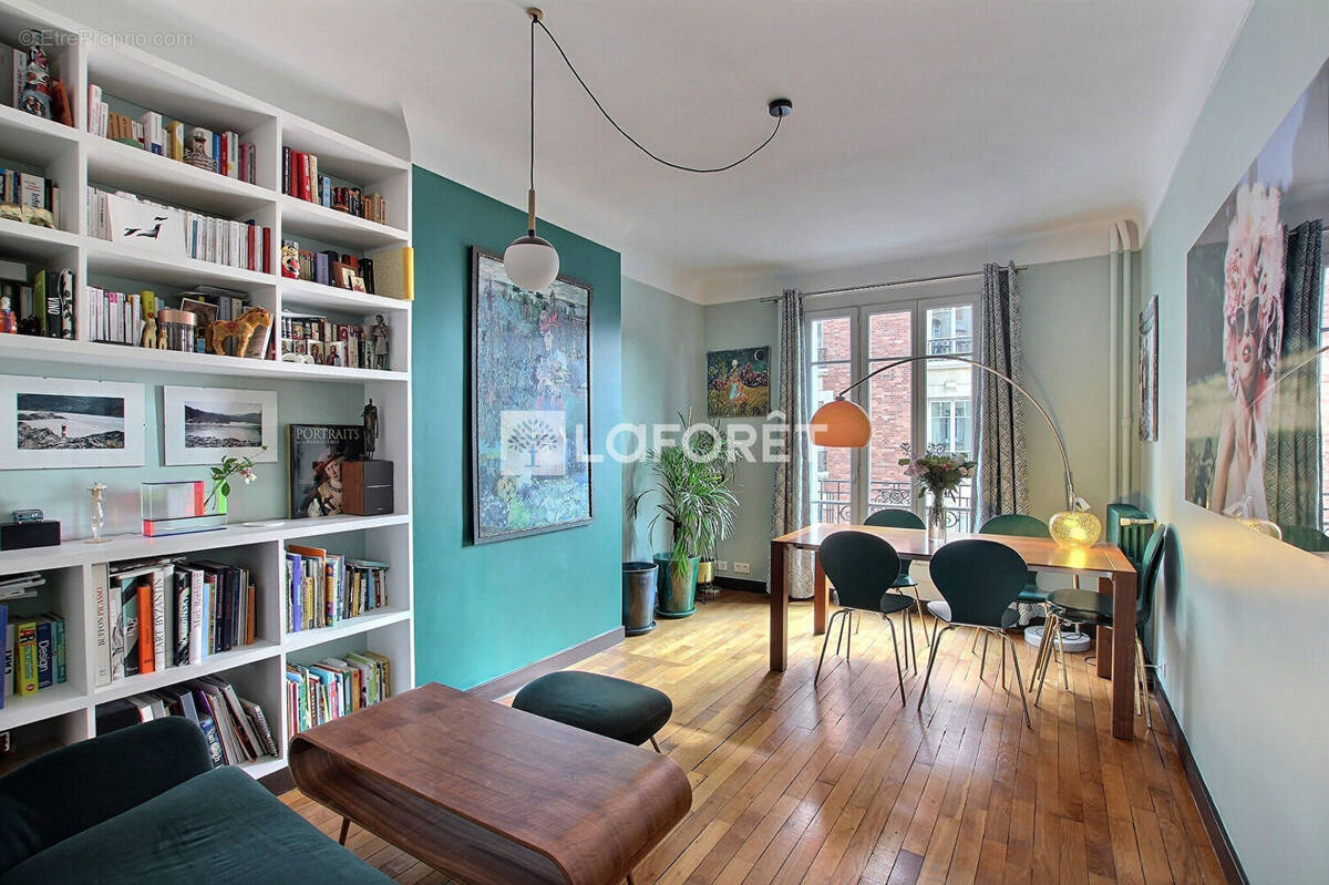 Appartement à COURBEVOIE