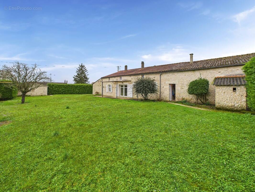 Maison à FONTAINES