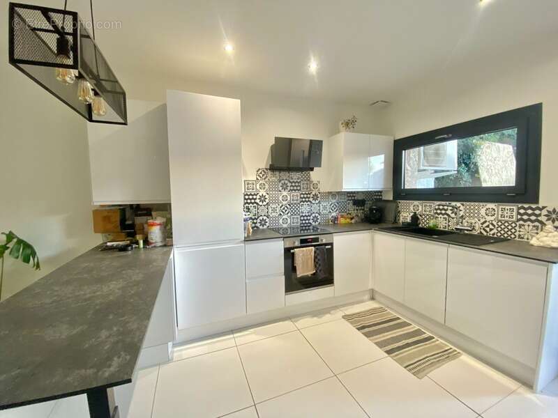 Appartement à PUGET-SUR-ARGENS
