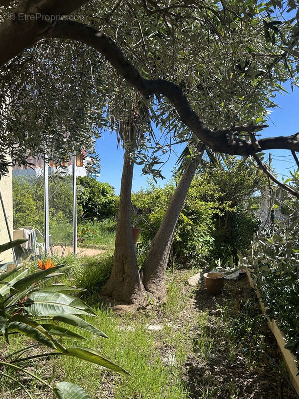 Appartement à SAINT-LAURENT-DU-VAR