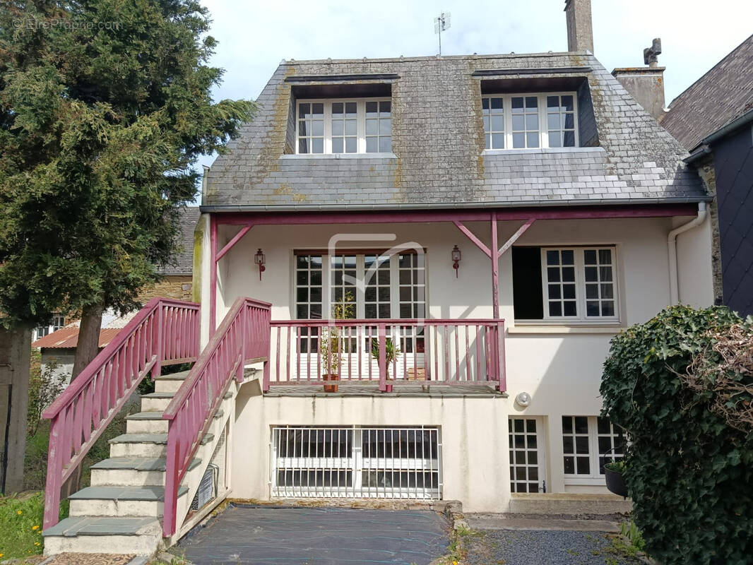 Maison à VASSY