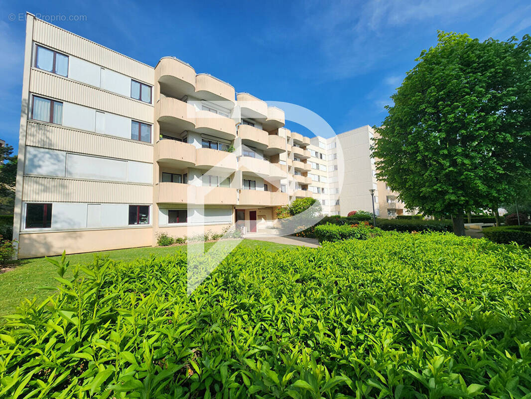 Appartement à MONTIGNY-LE-BRETONNEUX
