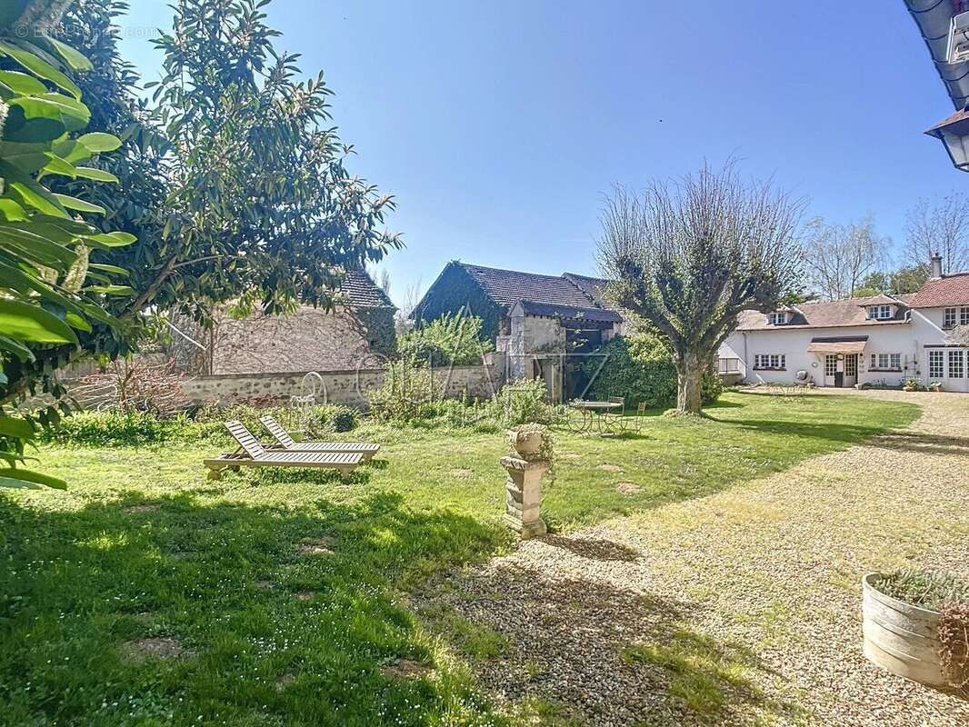 Maison à NESLES-LA-VALLEE