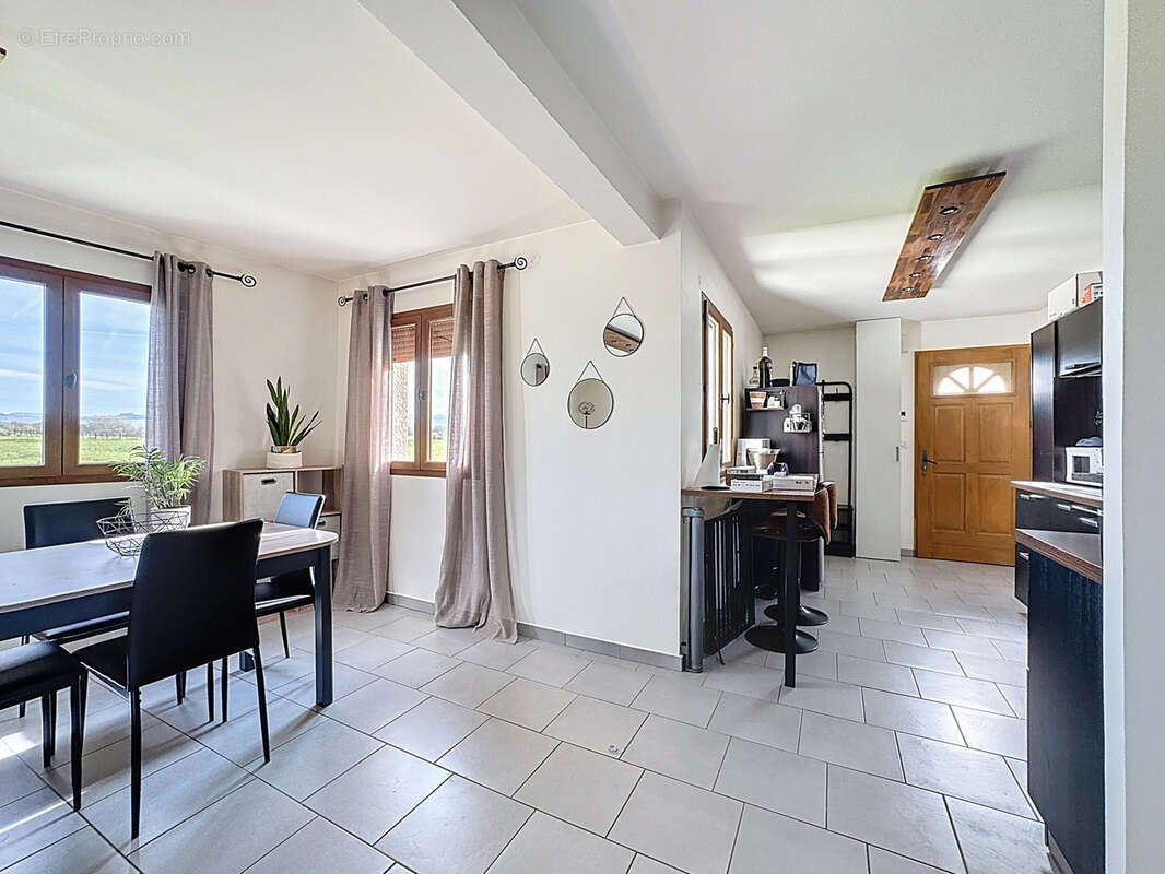 Appartement à ALBENS