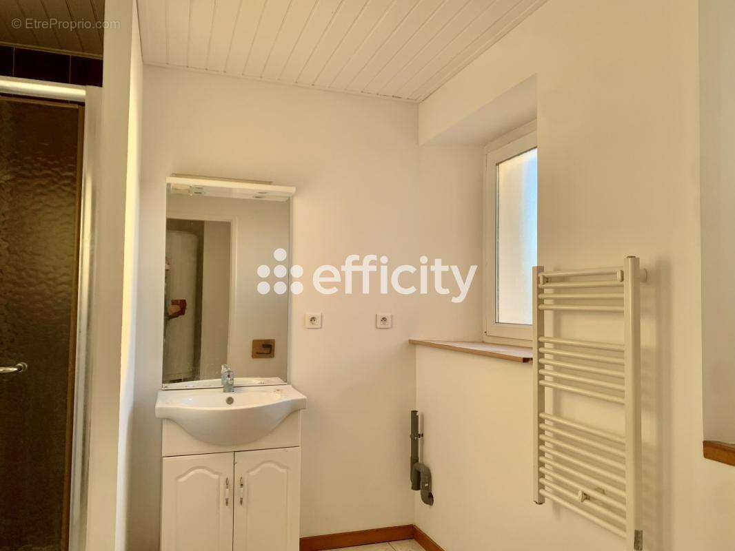 Appartement à BOURCEFRANC-LE-CHAPUS