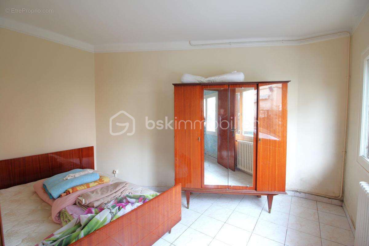 Appartement à LAMALOU-LES-BAINS