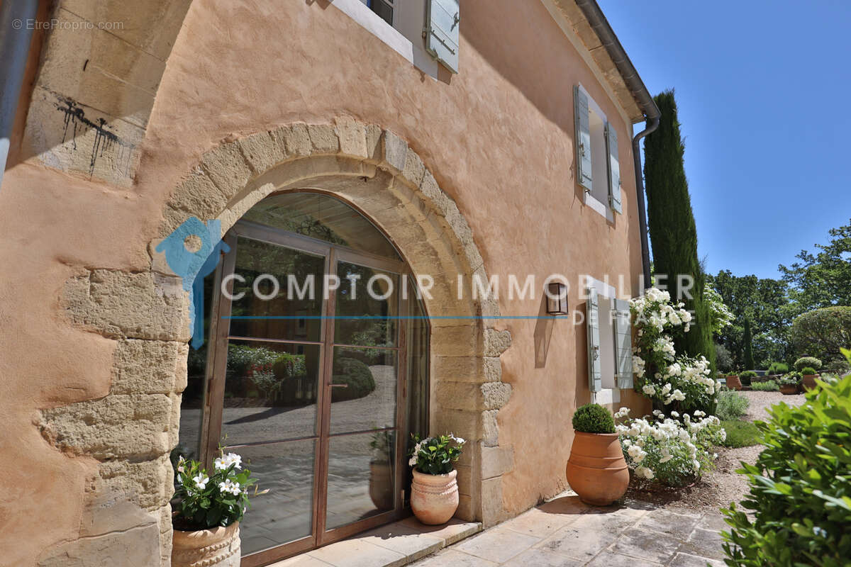 Maison à LACOSTE