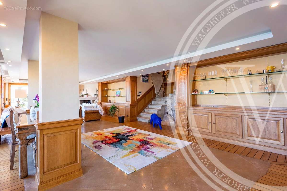 Maison à EZE