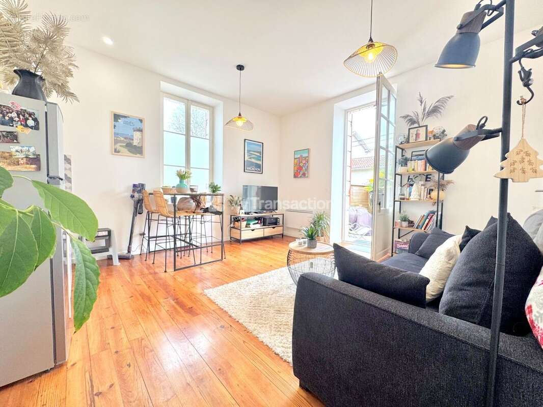 Appartement à ARES