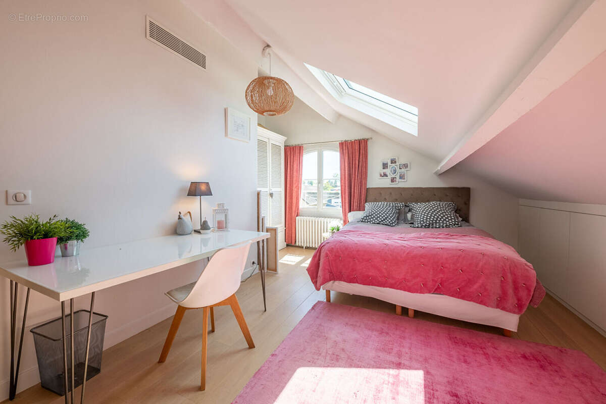Maison à LA QUEUE-EN-BRIE