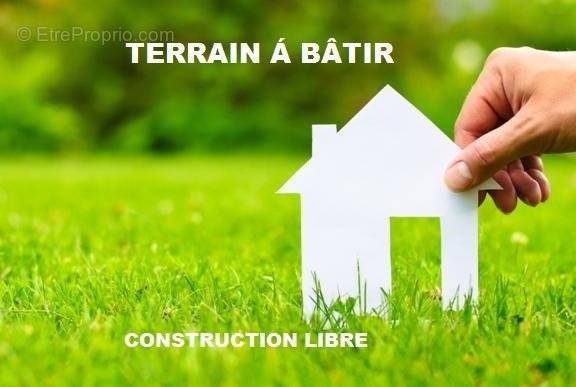 Terrain à CLAIX