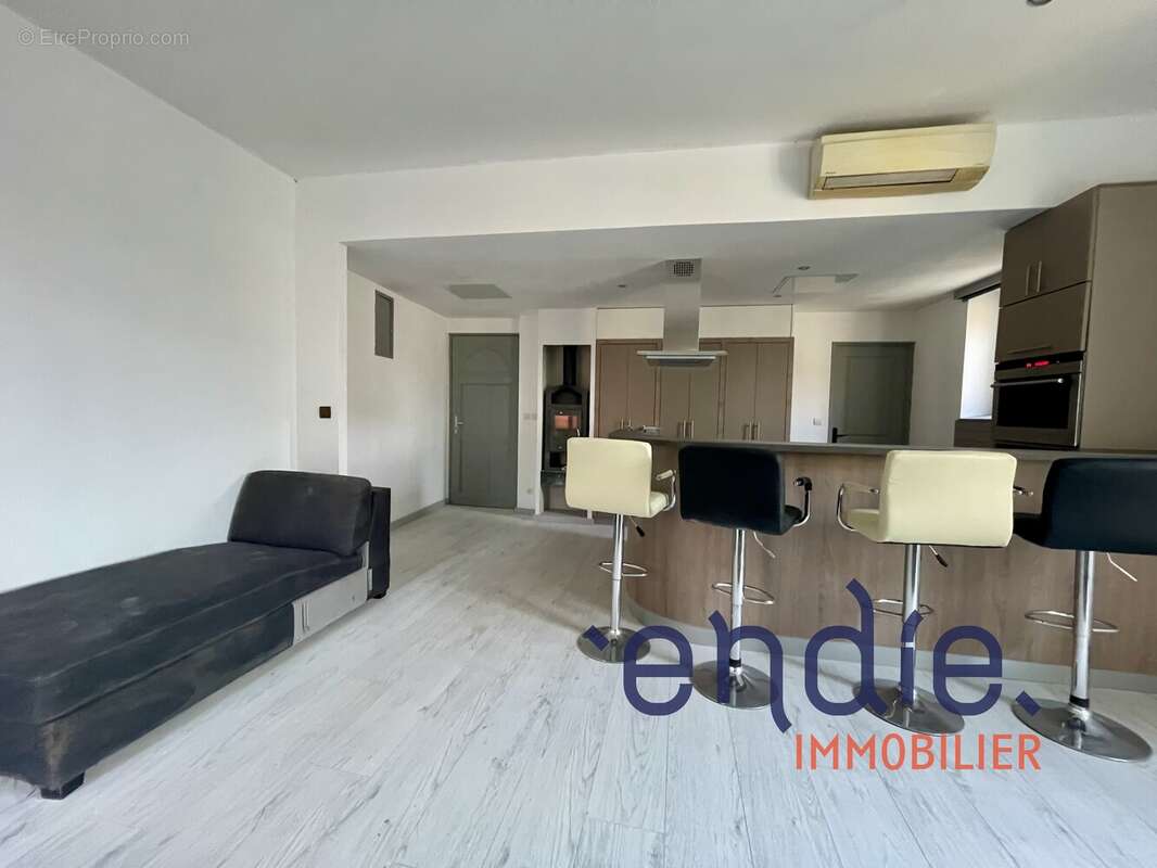Appartement à LORGUES