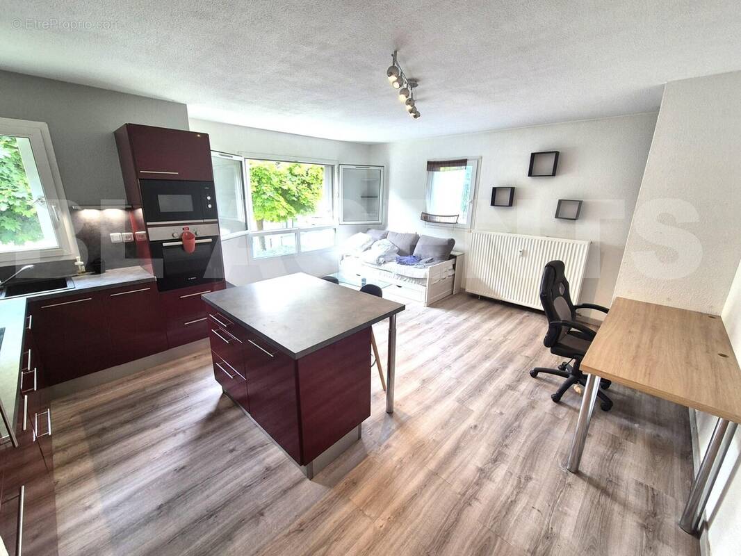 Séjour vue entrée - Appartement à TORCY