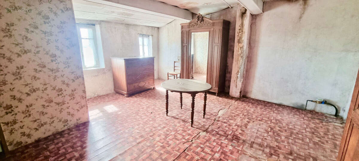 Maison à VERTAIZON