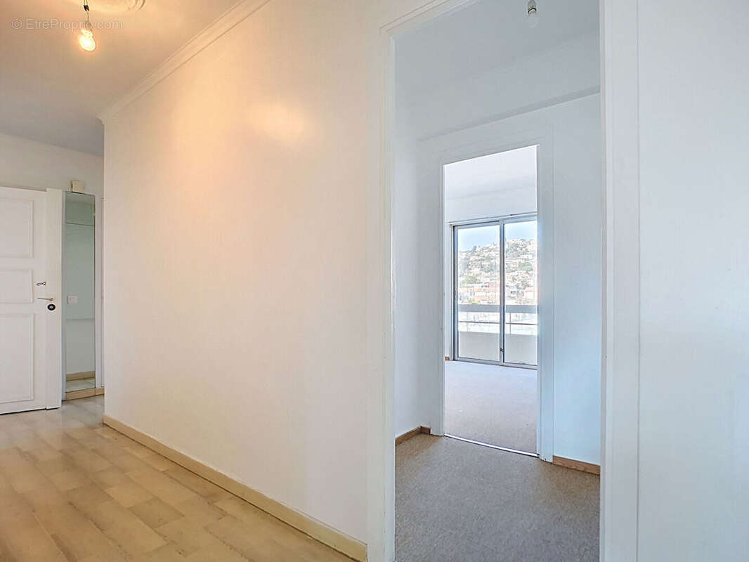 Appartement à VALLAURIS
