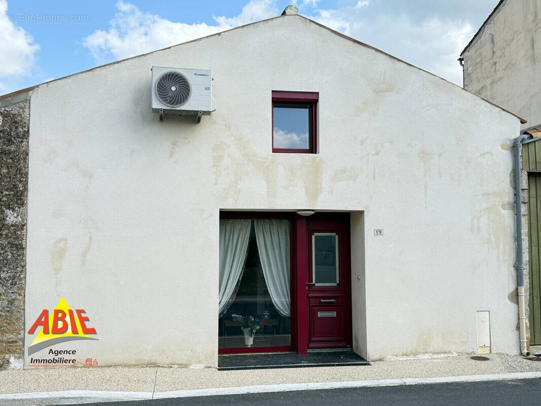 Photo 1 - Maison à SAINT-PIERRE-LE-VIEUX