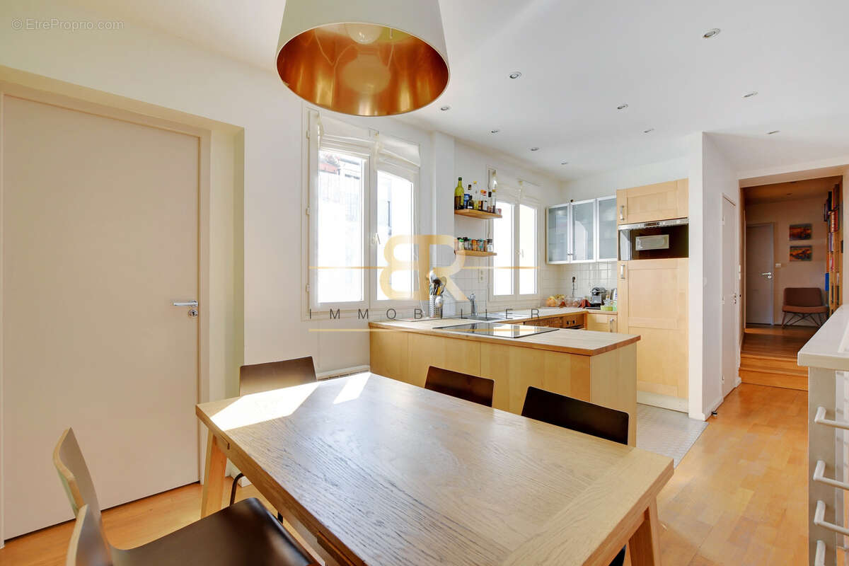 Appartement à PARIS-1E